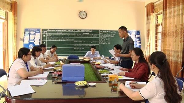 HDND huyện giám sát tình hình mua sắm, quản lý trang thiết bị tại trường TH, THCS Hùng Sơn