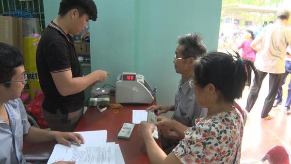 Tràng Định thực hiện chi trả tiền đền bù dự án cao tốc Đồng Đăng - Trà Lĩnh cho các hộ dân thôn Cốc Bao, xã Hùng Việt